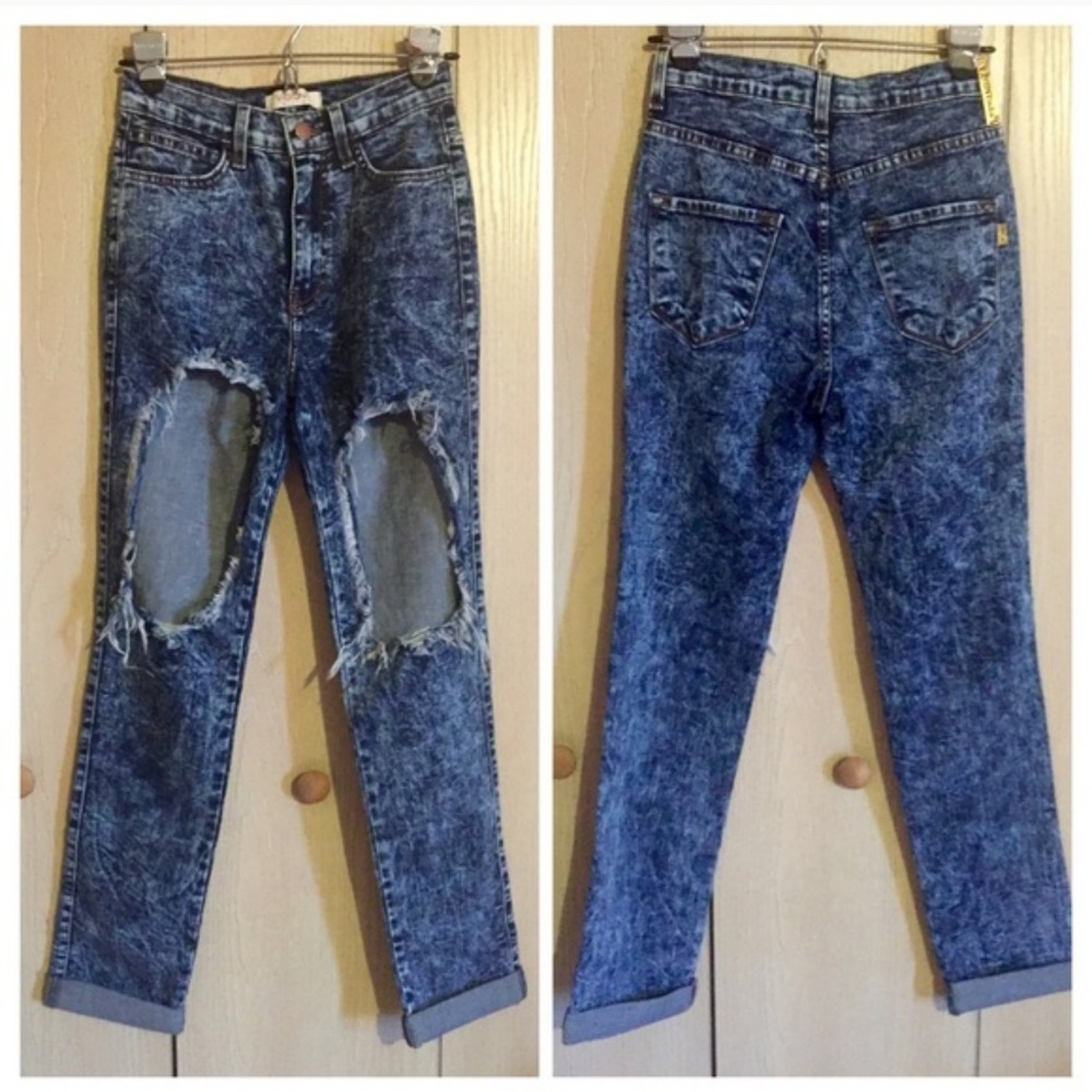 High busted ripped knee holes acid wash jeans